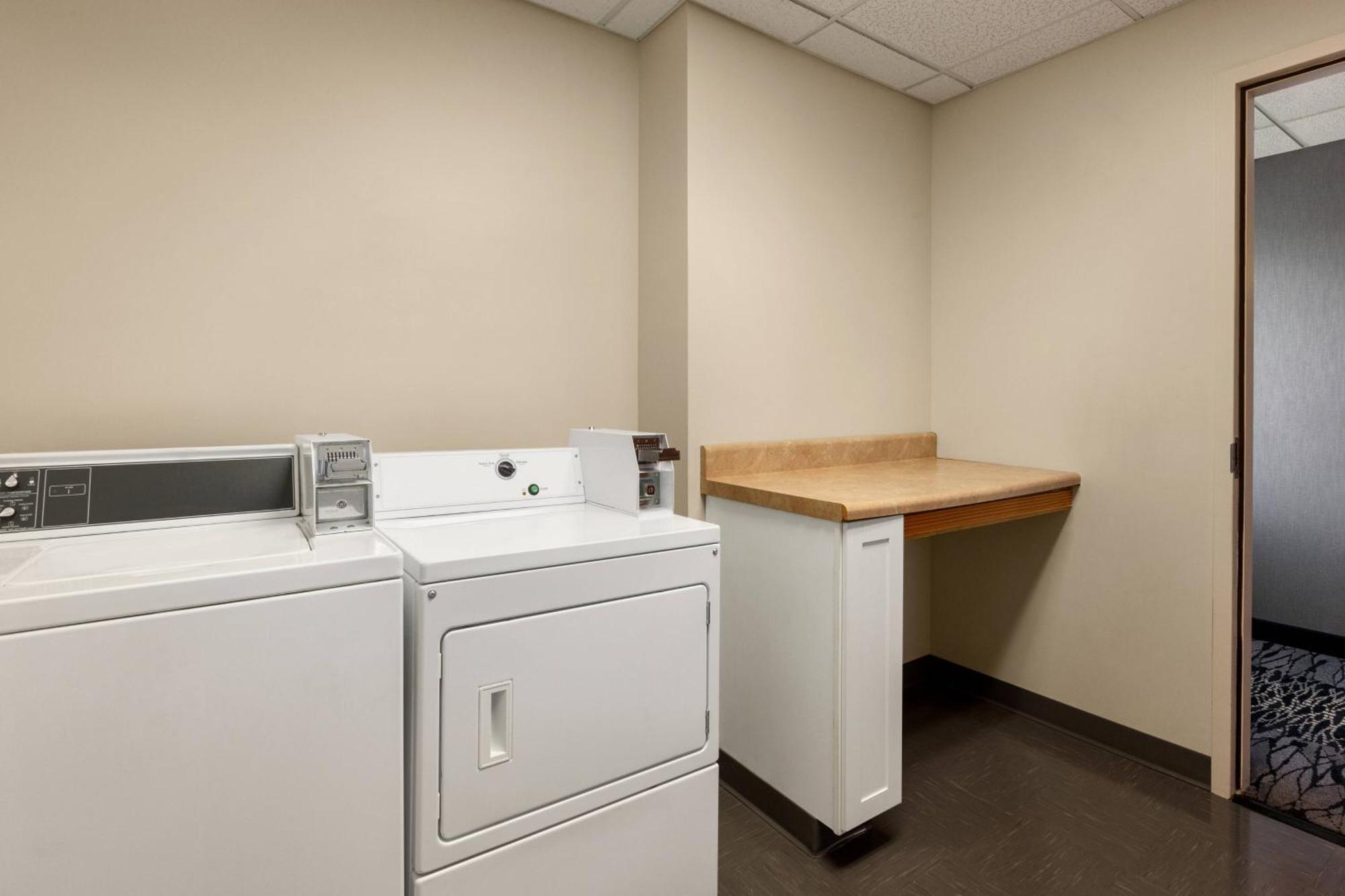 Fairfield Inn & Suites Jacksonville West/Chaffee Point Екстер'єр фото
