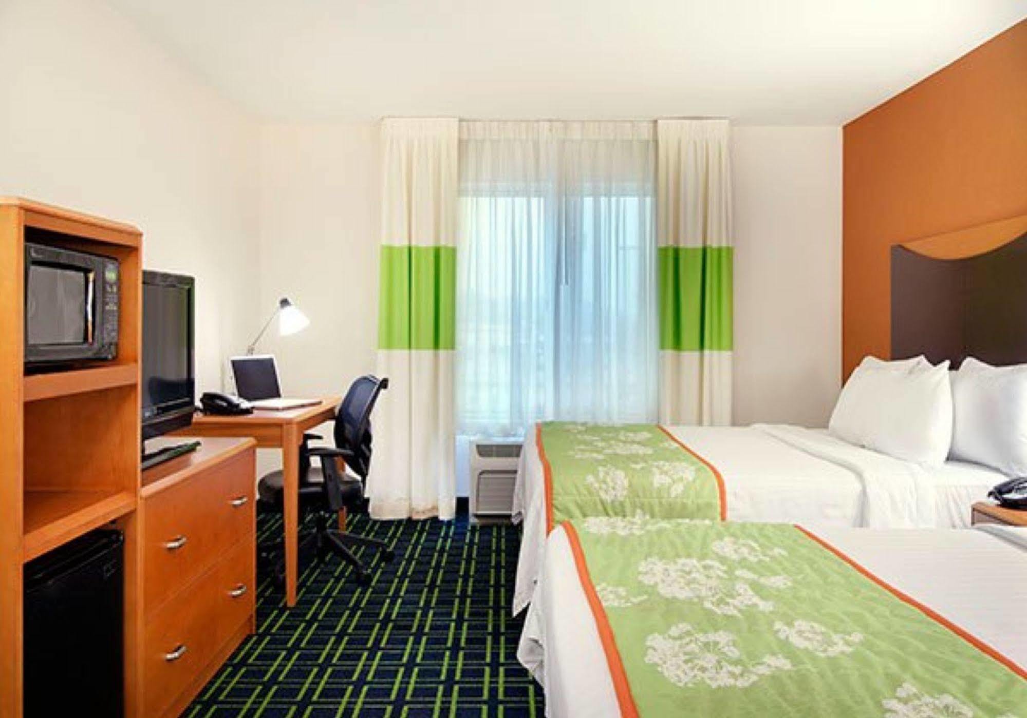 Fairfield Inn & Suites Jacksonville West/Chaffee Point Екстер'єр фото