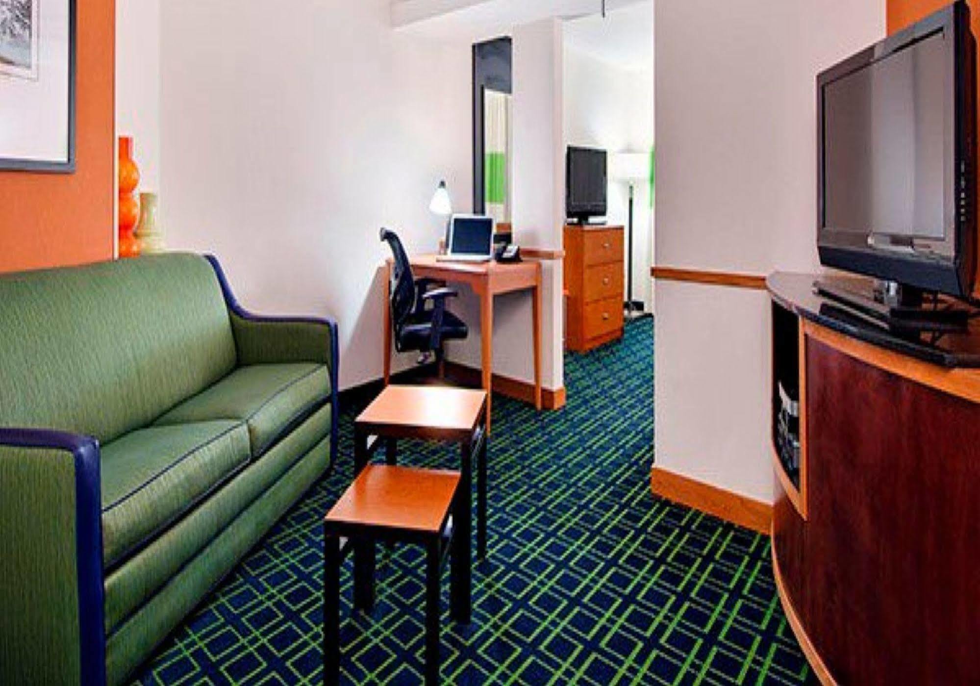 Fairfield Inn & Suites Jacksonville West/Chaffee Point Екстер'єр фото