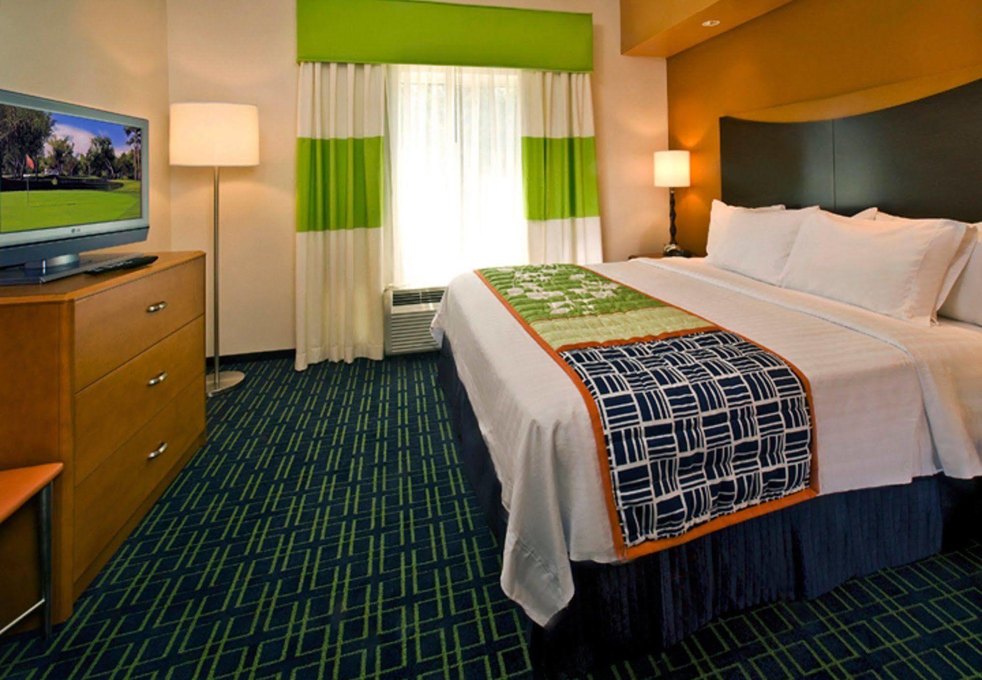 Fairfield Inn & Suites Jacksonville West/Chaffee Point Екстер'єр фото